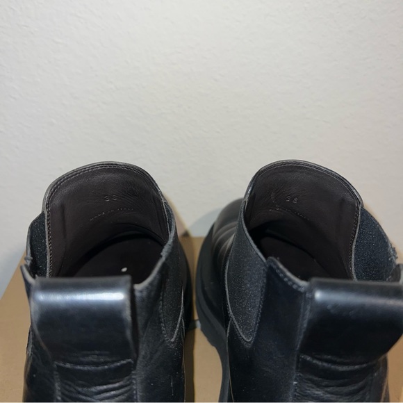 Bottega Veneta Lug Chelsea Ankle Boots – Women’s Size 38 (8) - Picture 9 of 12